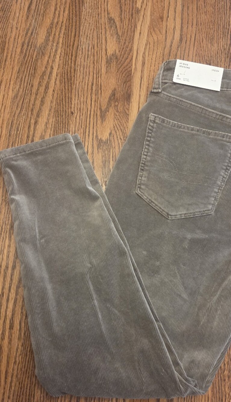 American Eagle Outfitters Womens Corduroy Jeggings in Light OLIVE/Gray.